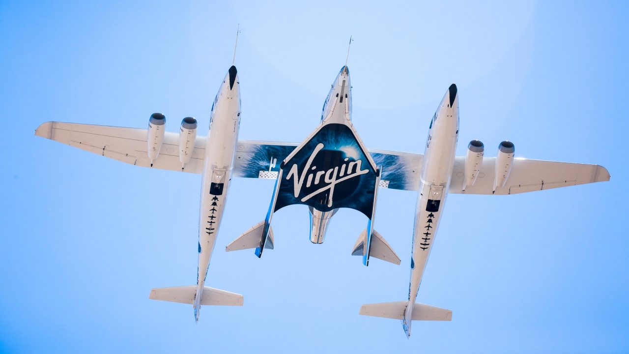 Virgin Galactic отправила в суборбитальный полёт космолёт с экипажем и Ричардом Брэнсоном на борту